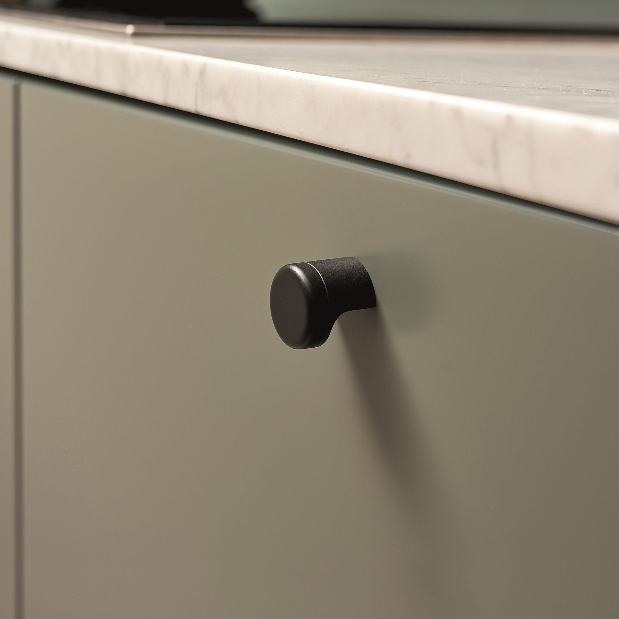 Point | Knop i Mat Sort Ø 28 mm Furnipart FP-544960028-99 FINICC