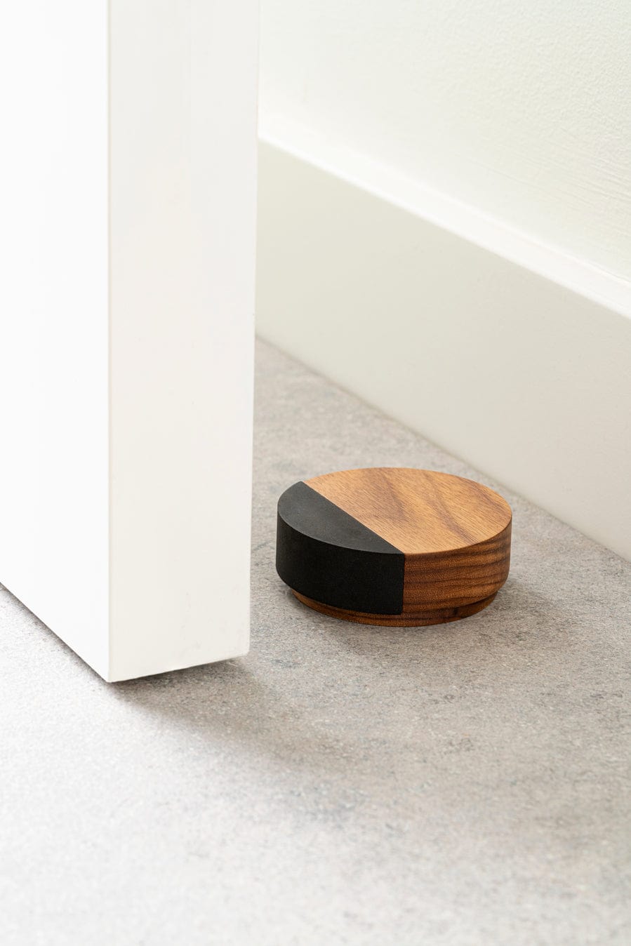 Puk | Dørstopper i Valnød Lakeret Ø 65 mm x H 23 mm Viefe VF-8002065W17 FINICC