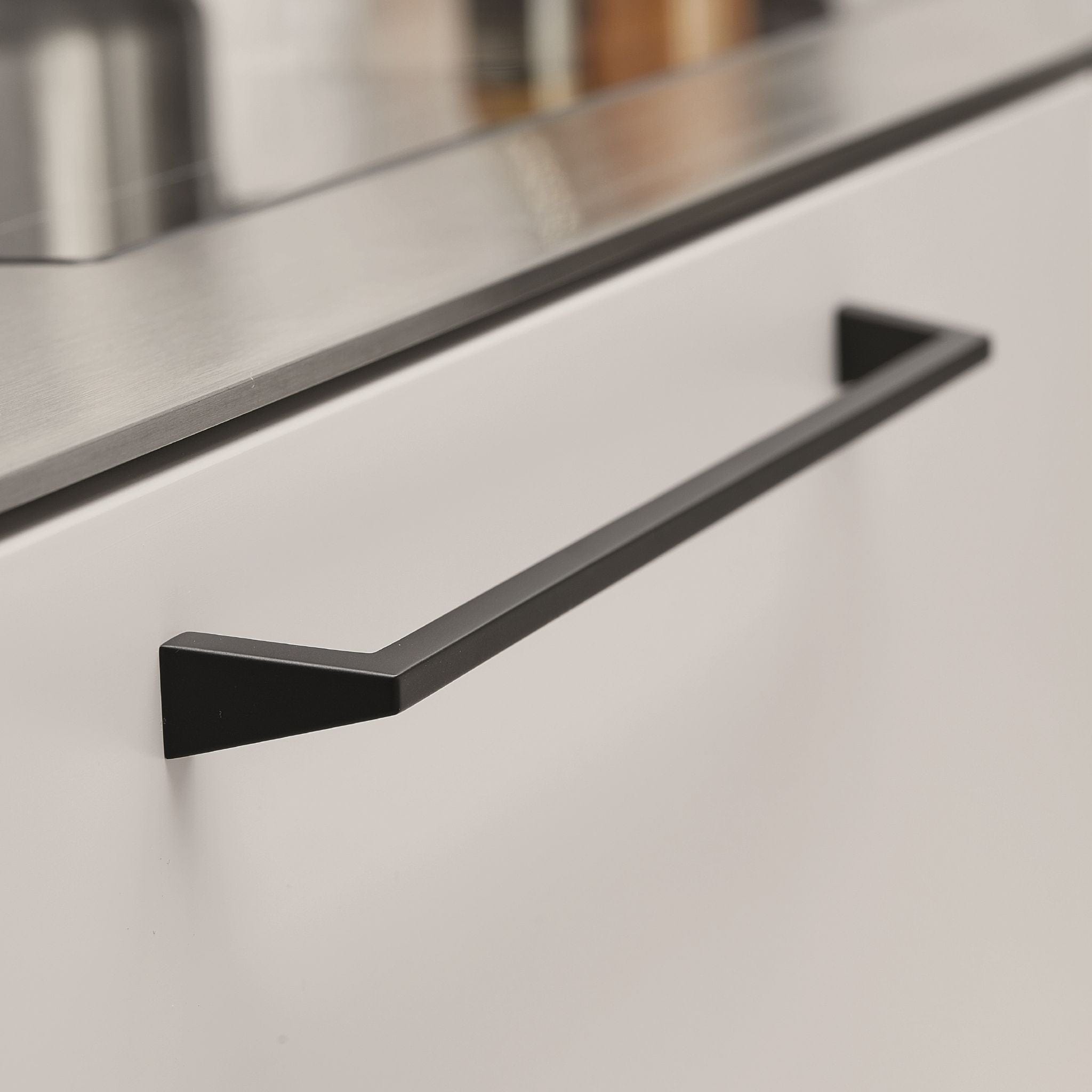 Pyramid | Greb i Sort Furnipart FINICC