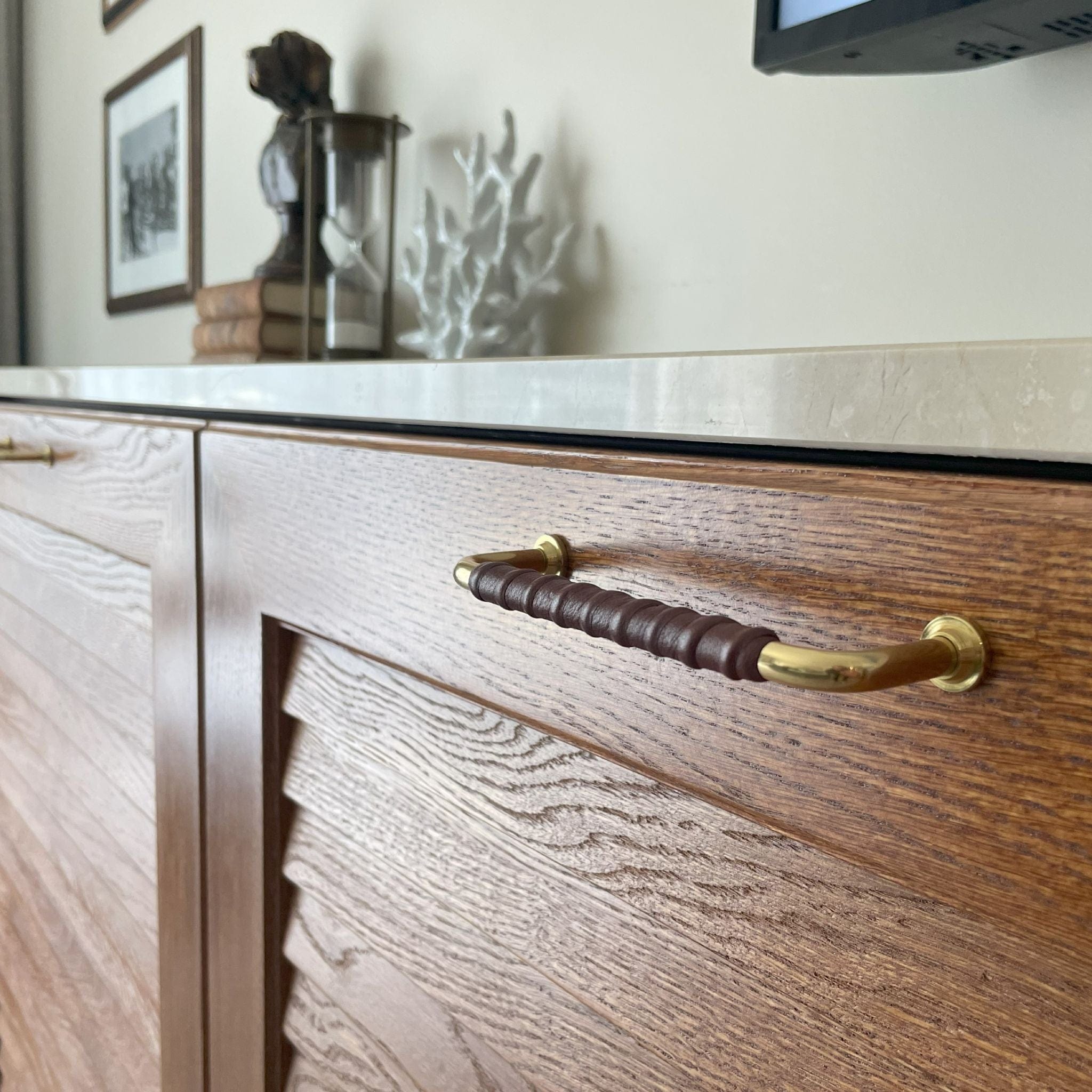 Royal Twist | Greb i Messing med Cognac Læder Et Al FINICC