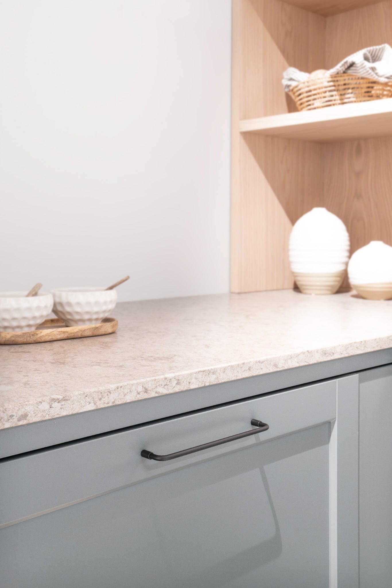 Spira | Greb i Mat Sort Beslag Design FINICC