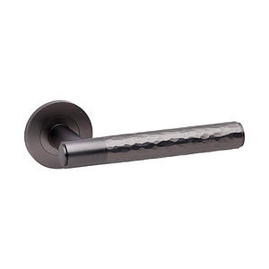 Spitfire Hammered | Dörrhandtag i Dark Bronze