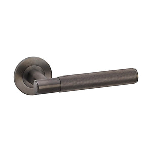 Spitfire Reeded | Dörrhandtag i Dark Bronze
