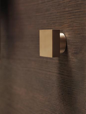 Square - Large | Krok i Matt Mässing utan Lack