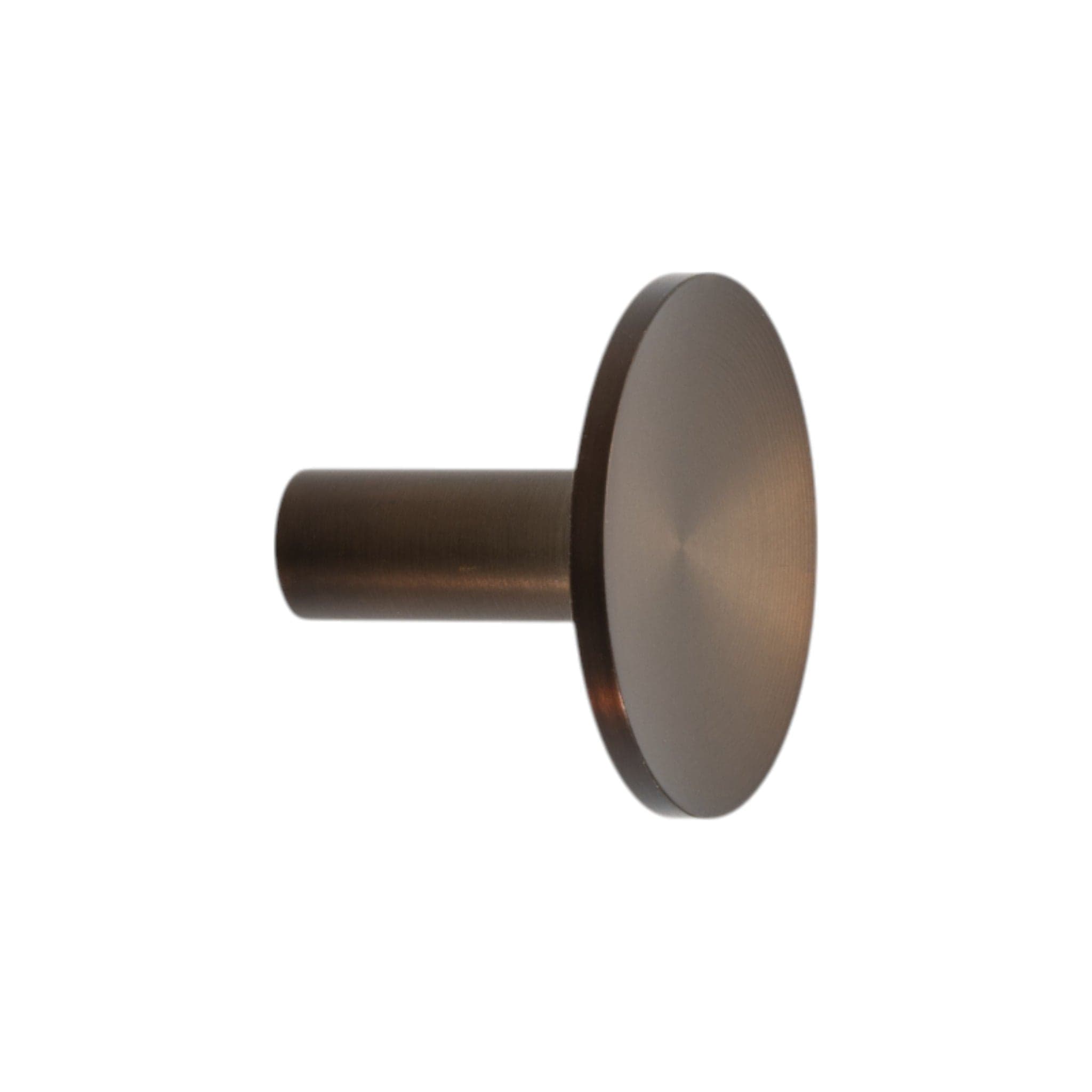 Sture | Knage i Bruneret Messing med Lak Ø 28 mm x D 23 mm Beslag Design 339390-21 FINICC