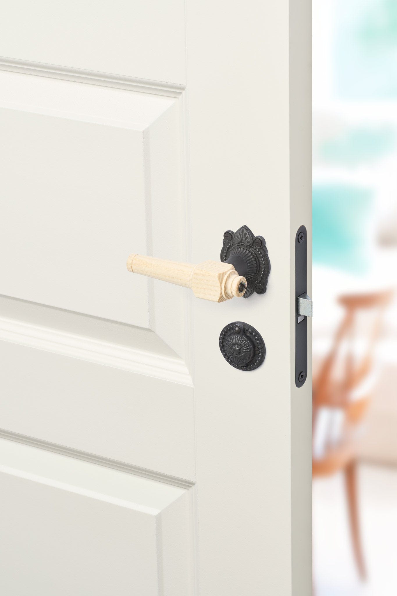 Svanemølle | Dørhåndtag i Asketræ med almue rosetter og nøgleskilte i Sort Oxideret Messing L 111 mm (C/C 30 mm) Sibes SM-AS-1670-OX FINICC