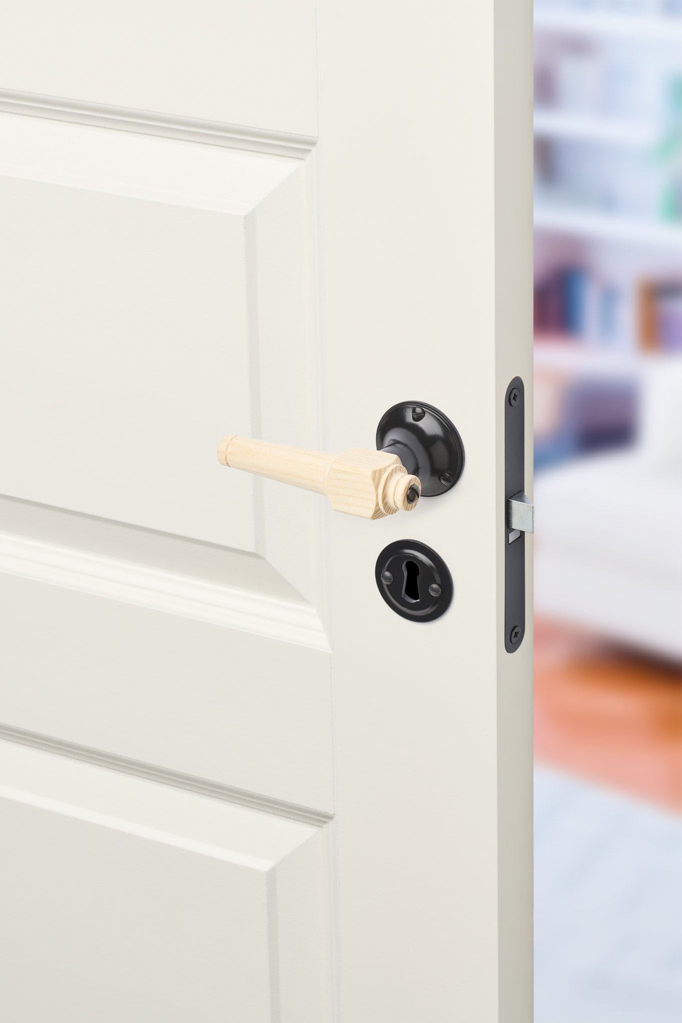 Svanemølle | Dørhåndtag i Asketræ med klassiske rosetter og nøgleskilte i Sortlakeret Messing L 111 mm (C/C 30 mm) Sibes SM-AS-1770-SO FINICC