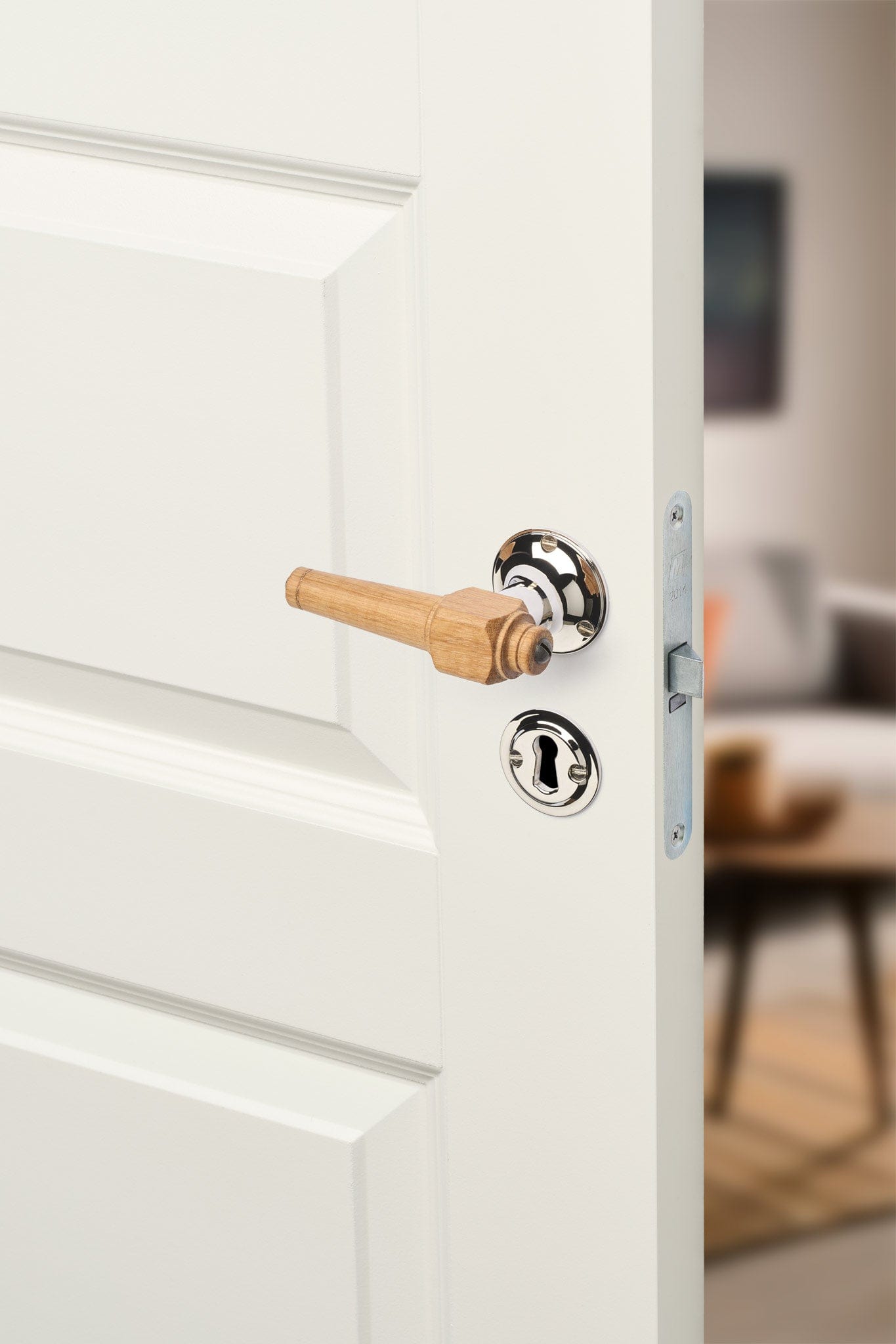 Svanemølle | Dørhåndtag i Egetræ med klassiske rosetter og nøgleskilte i Blank Nikkel L 111 mm (C/C 30 mm) Sibes SM-EN-1770-NI FINICC