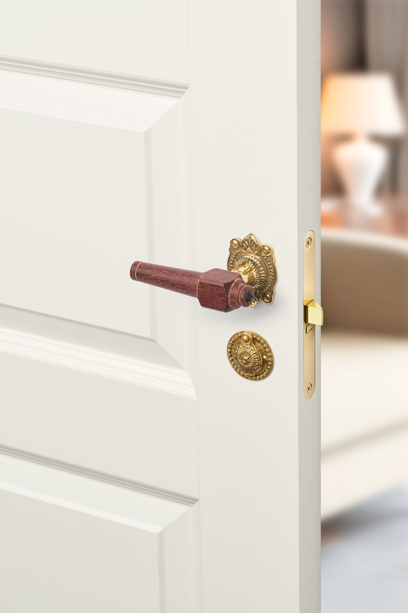 Svanemølle | Dørhåndtag i Mahogni træ med almue rosetter og nøgleskilte i Blank Messing uden Lak L 111 mm (C/C 30 mm) Sibes SM-MA-1670-MPU FINICC