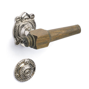 Svanemølle | Dörrhandtag i Rökt Ek / Nickel - 1670/1671 rosetter och nyckelskyltar