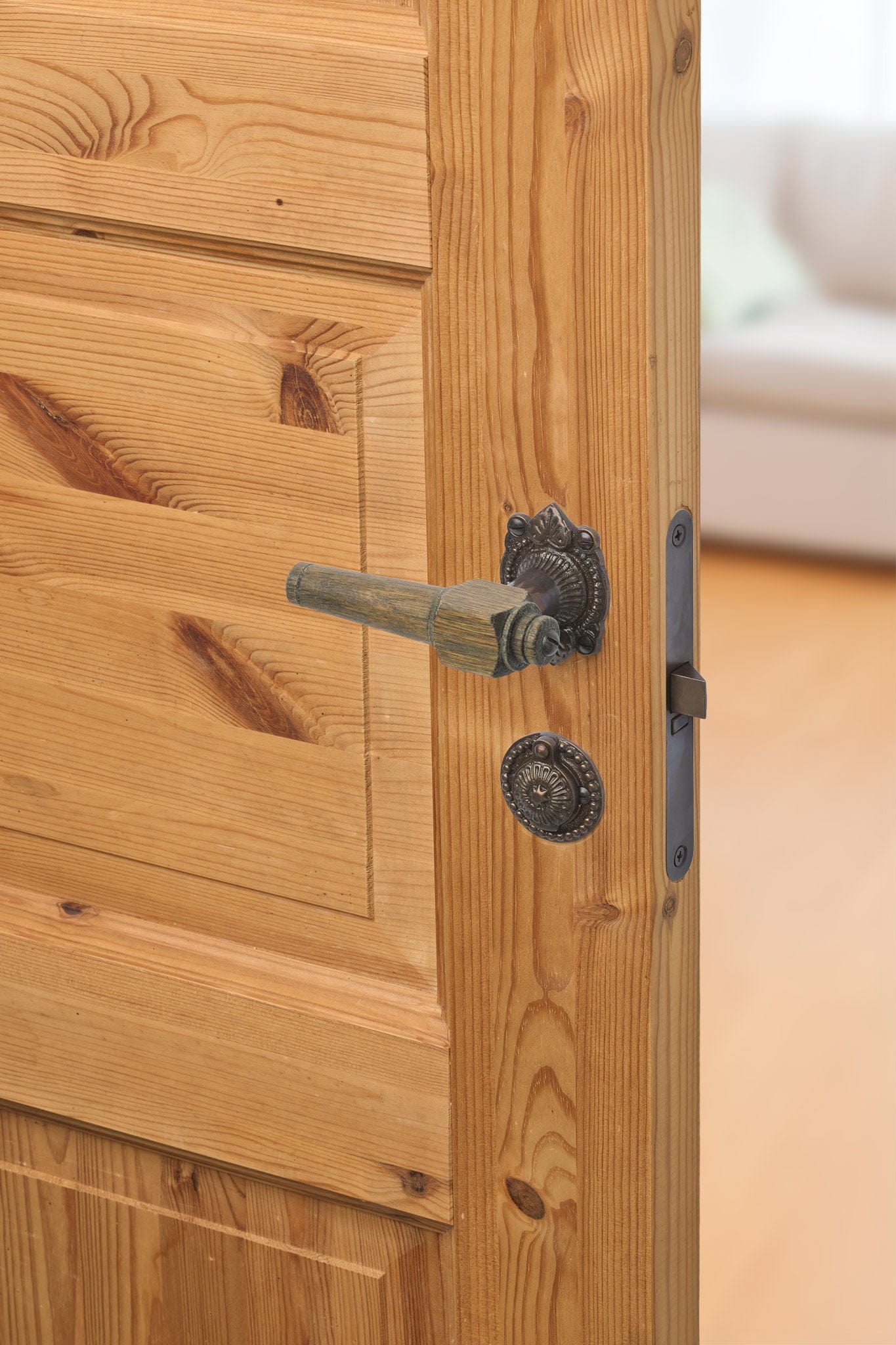 Svanemølle | Dörrhandtag i Rökt Ek / Brunerad - 1670/1671 rosetter och nyckelskyltar