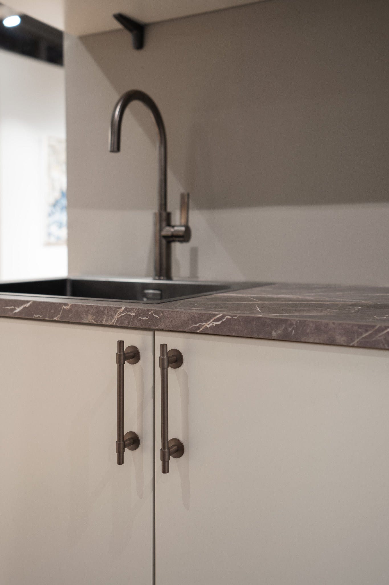 Uniform | Greb i Bruneret Messing med Lak L 178 mm (C/C 128 mm) Beslag Design 343305-11 FINICC