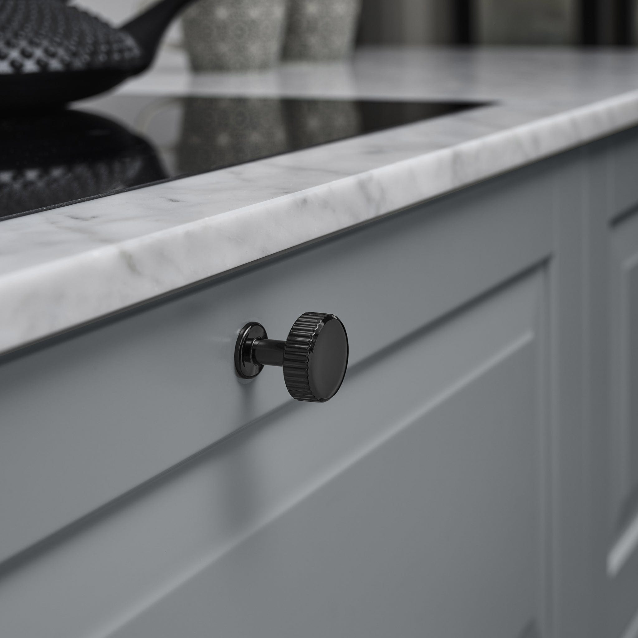 Villa Round | Knop i Blank Sort Nikkel Ø 30 mm x D 20 mm Furnipart FP-552920030-70 FINICC