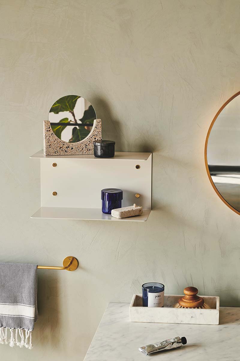 Wall | Håndklædeholder eller Køkkenstang i Børstet Messing Med lak L 60 cm x D 7 cm MOUD Home MH-210802 FINICC